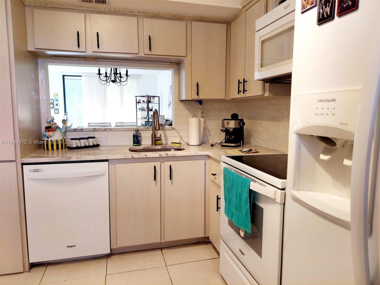 901 Colony Point Cir, Unit 304, Pembroke Pines, FL 33026 Photo