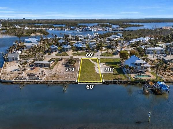 922 San Carlos DR, FORT MYERS BEACH, FL 33931