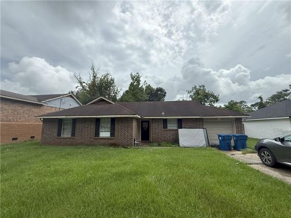 1735 W HALL Avenue, Slidell, LA 70460