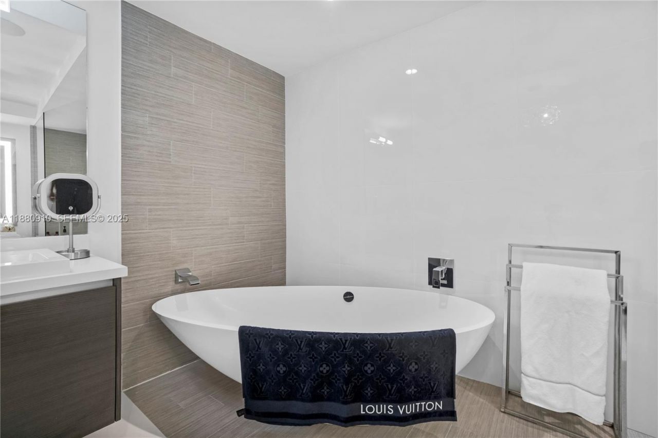 300 Sunny Isles Blvd, Unit 4-1802, Sunny Isles Beach, FL 33160 Photo