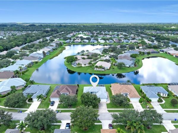 5230 E 1st Square SW, Vero Beach, FL 32968