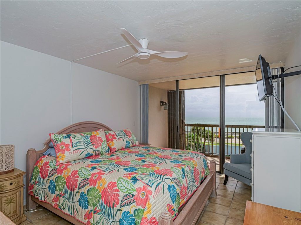 4141 Ocean Drive, Unit 403, Vero Beach, FL 32963 Photo