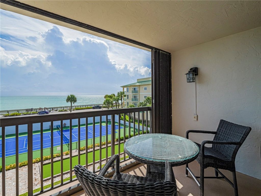 4141 Ocean Drive, Unit 403, Vero Beach, FL 32963 Photo