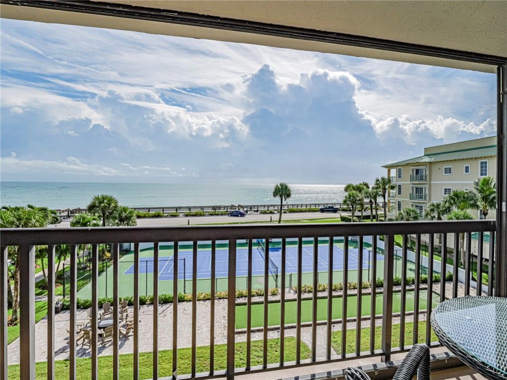 4141 Ocean Drive, Unit 403, Vero Beach, FL 32963 Photo