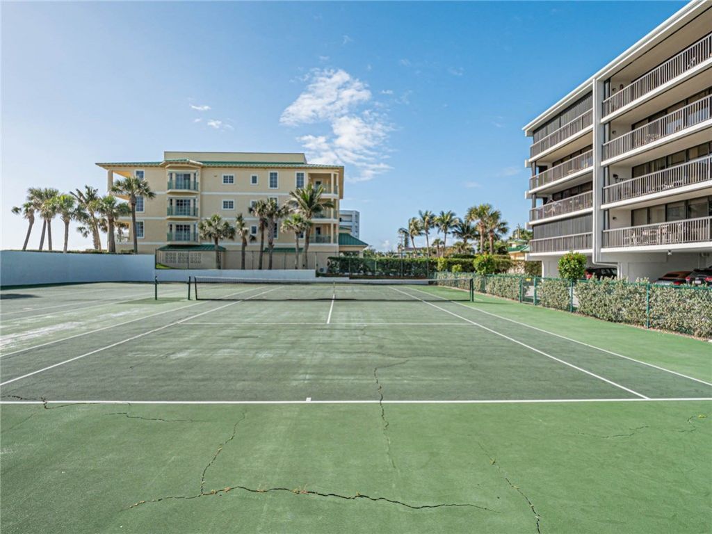 4141 Ocean Drive, Unit 403, Vero Beach, FL 32963 Photo