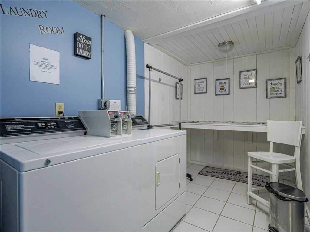 4141 Ocean Drive, Unit 403, Vero Beach, FL 32963 Photo