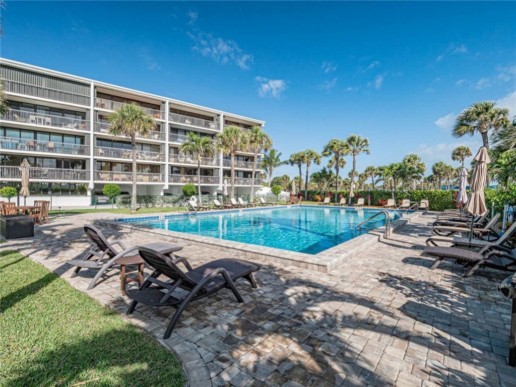 4141 Ocean Drive, Unit 403, Vero Beach, FL 32963 Photo