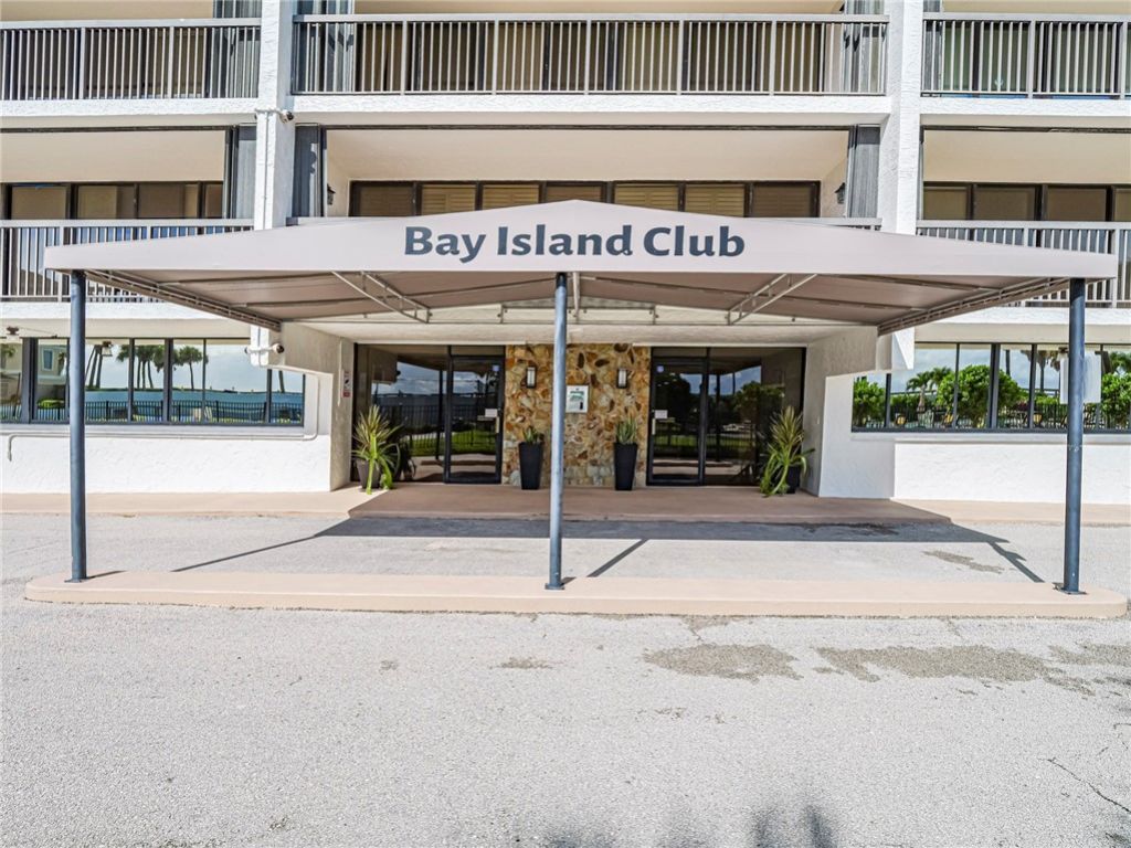 4141 Ocean Drive, Unit 403, Vero Beach, FL 32963 Photo