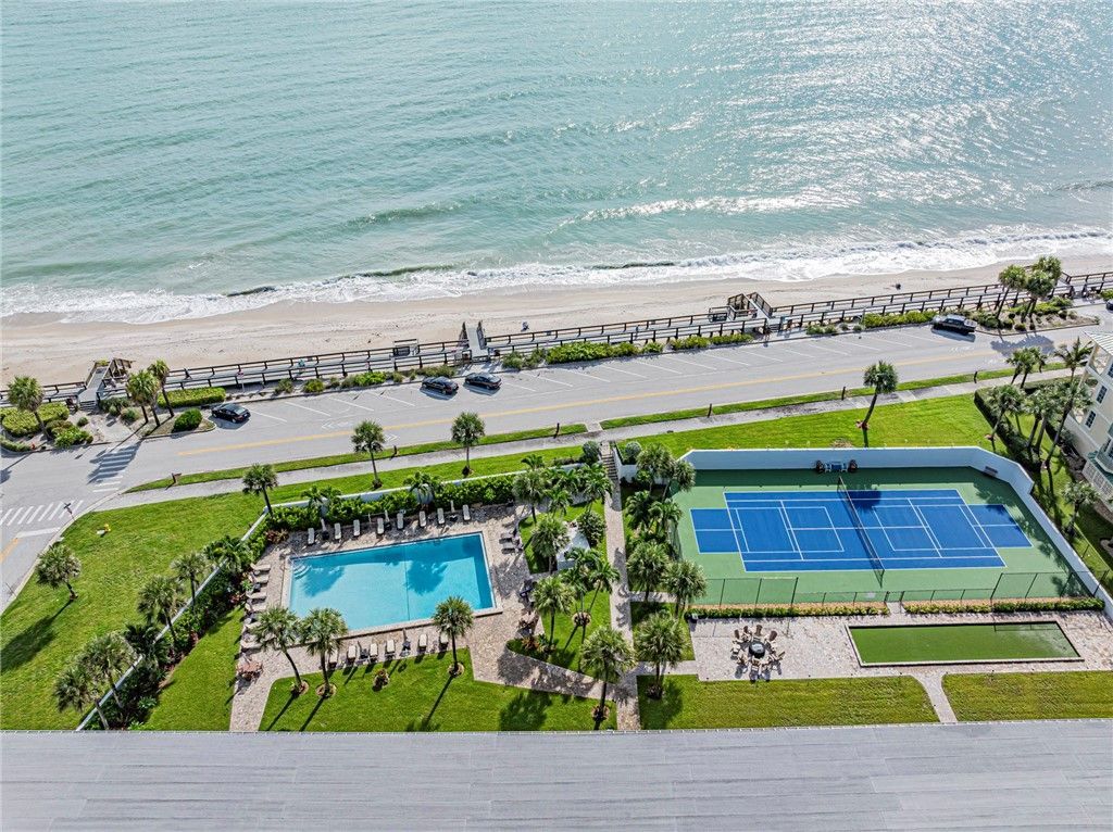 4141 Ocean Drive, Unit 403, Vero Beach, FL 32963 Photo