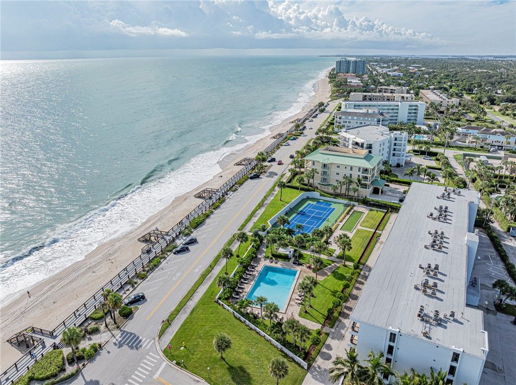 4141 Ocean Drive, Unit 403, Vero Beach, FL 32963 Photo