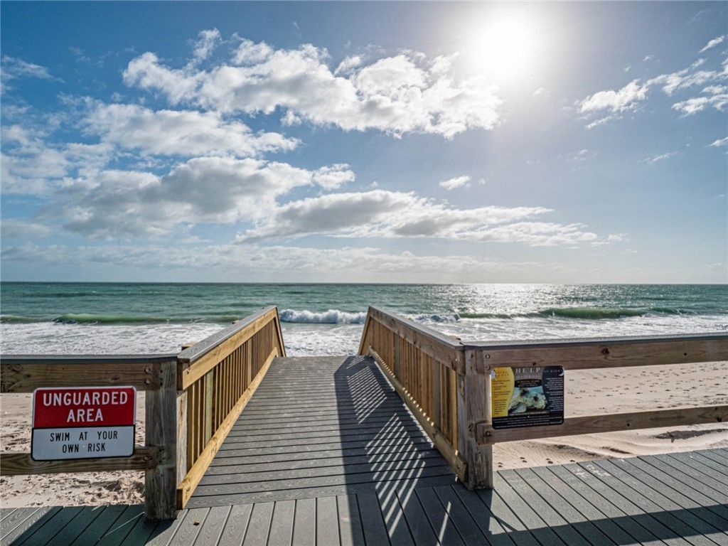 4141 Ocean Drive, Unit 403, Vero Beach, FL 32963 Photo