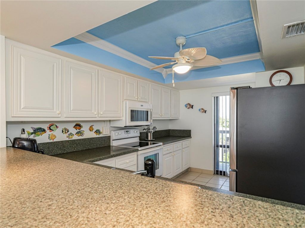 4141 Ocean Drive, Unit 403, Vero Beach, FL 32963 Photo