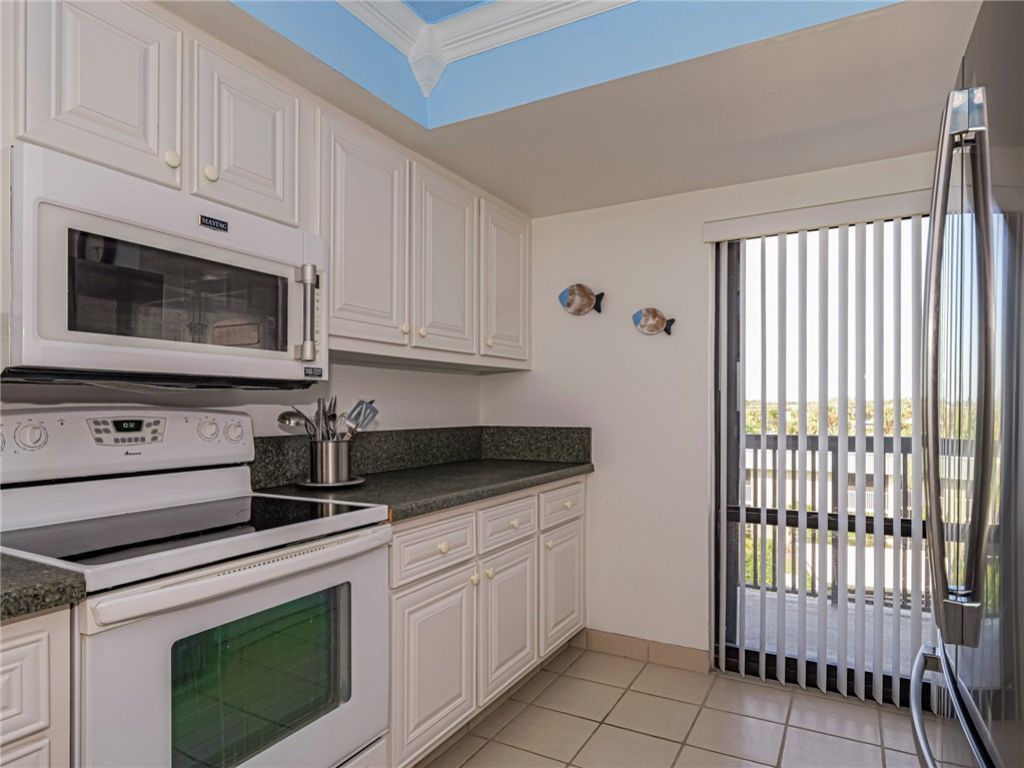 4141 Ocean Drive, Unit 403, Vero Beach, FL 32963 Photo