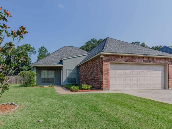 39074 Balmoral Dr, Prairieville, LA 70769