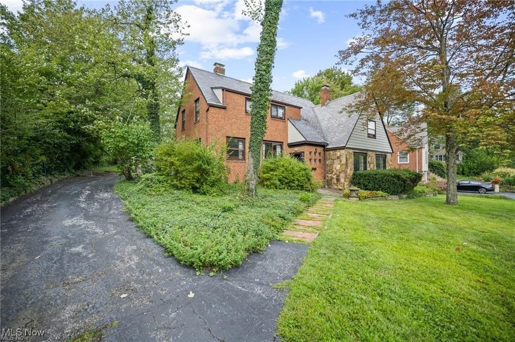 2108 S Belvoir Boulevard, South Euclid, OH 44121 Main Photo