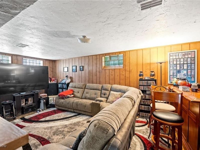 2108 S Belvoir Boulevard, South Euclid, OH 44121 Photo 27