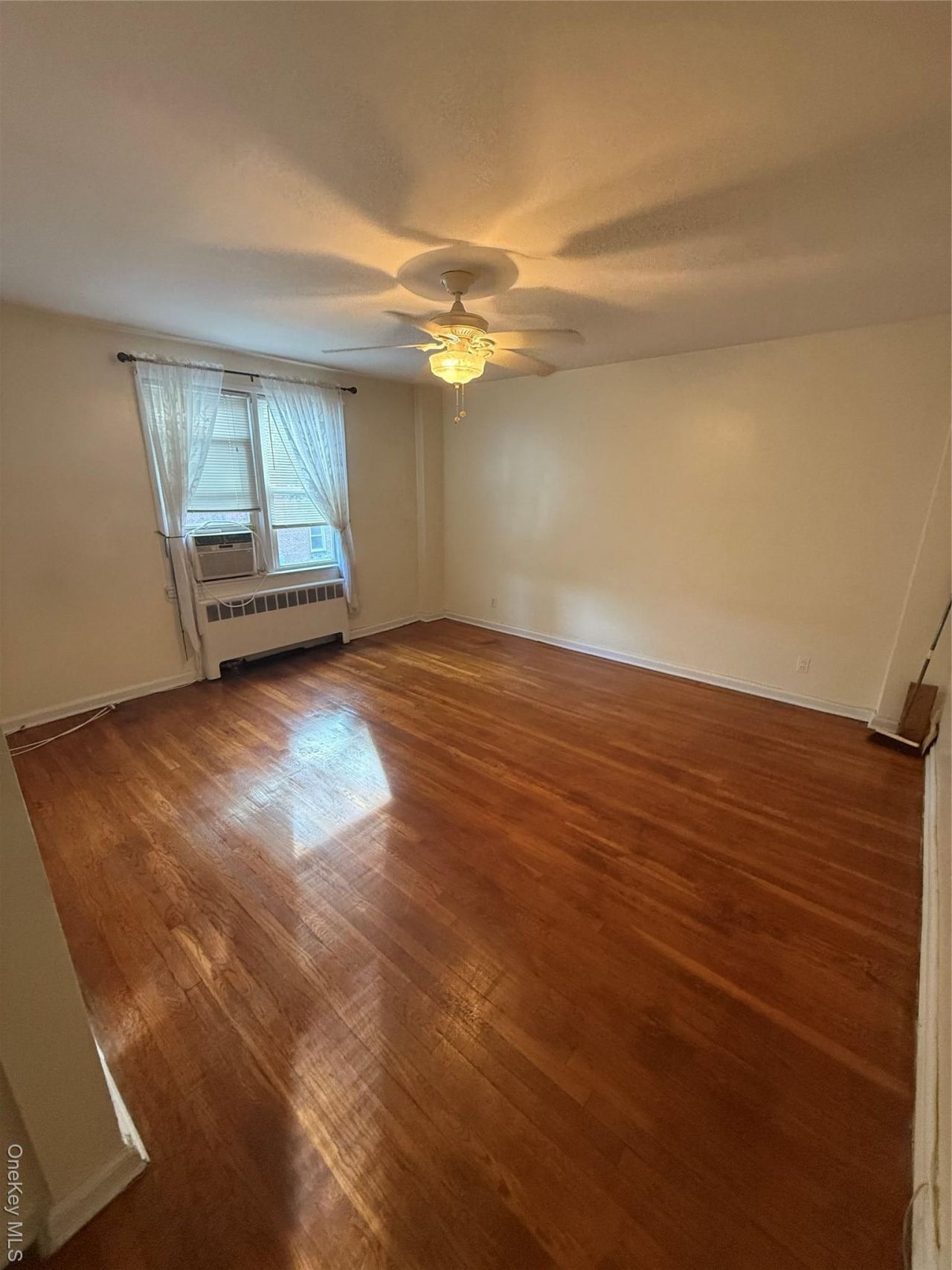 1543 Central Park Avenue, Unit F8, Yonkers, NY 10710 Main Photo