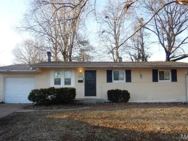 10213 Durness Drive, St Louis, MO 63137