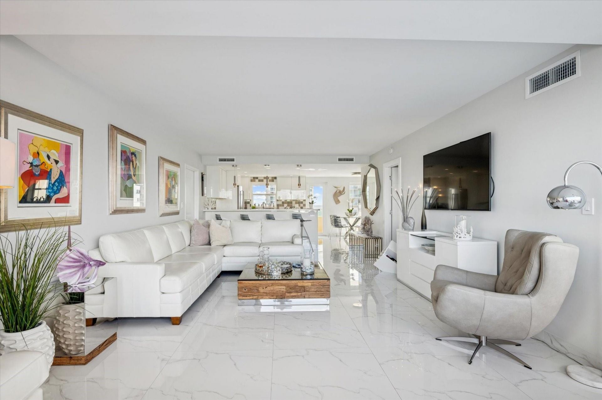 215 N Birch, Unit 8C, Fort Lauderdale, FL 33304 Photo