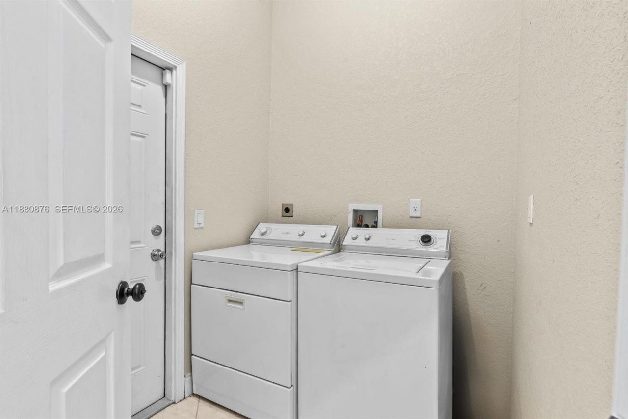 566 SW Halifax Ave, Port Saint Lucie, FL 34953 Photo