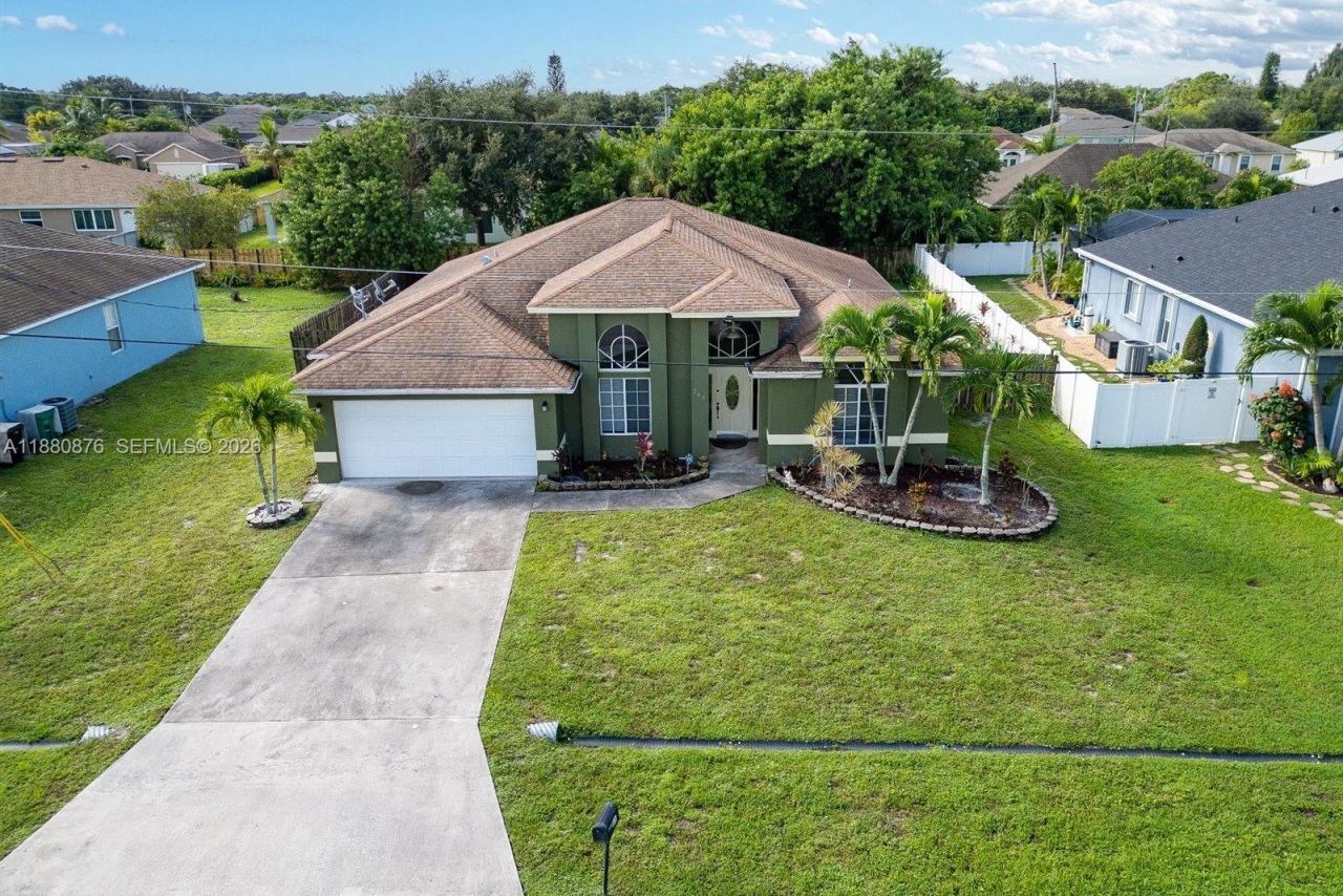 566 SW Halifax Ave, Port Saint Lucie, FL 34953 Photo