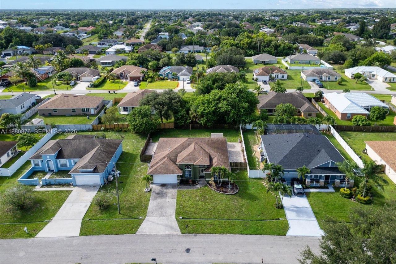 566 SW Halifax Ave, Port Saint Lucie, FL 34953 Photo