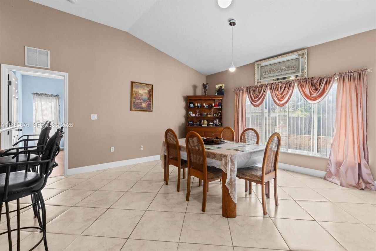 566 SW Halifax Ave, Port Saint Lucie, FL 34953 Photo