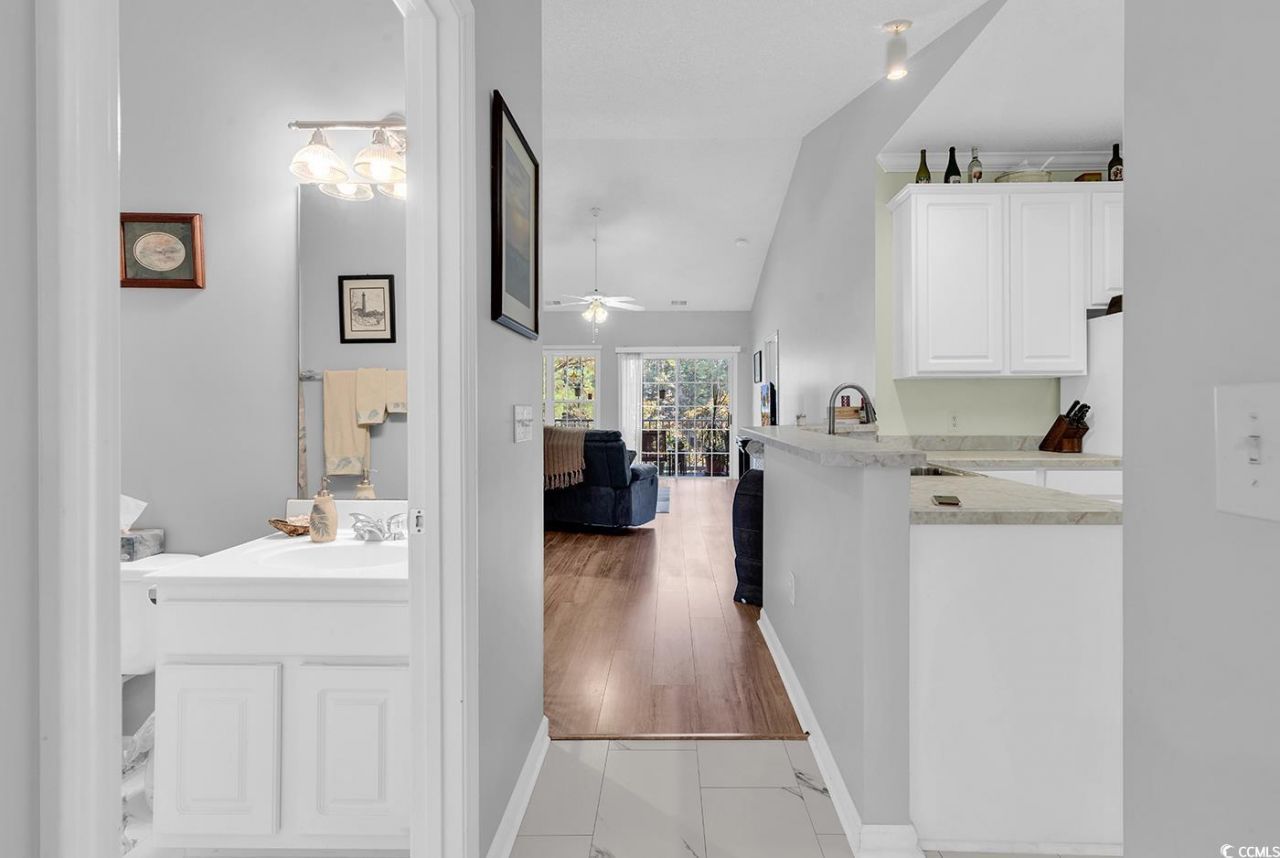 5852 Longwood Dr. Photo 4