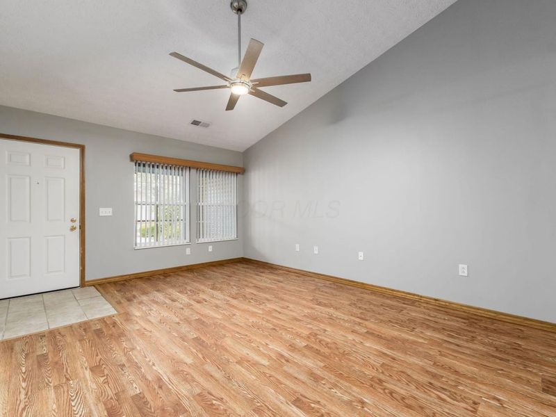 625 Kildow Court, Ashville, OH 43103 Photo 6