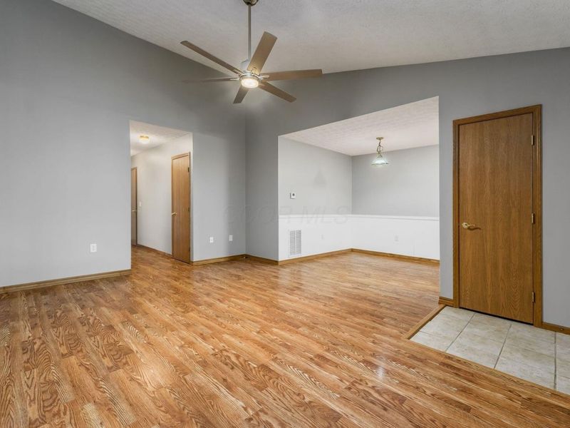 625 Kildow Court, Ashville, OH 43103 Photo 7