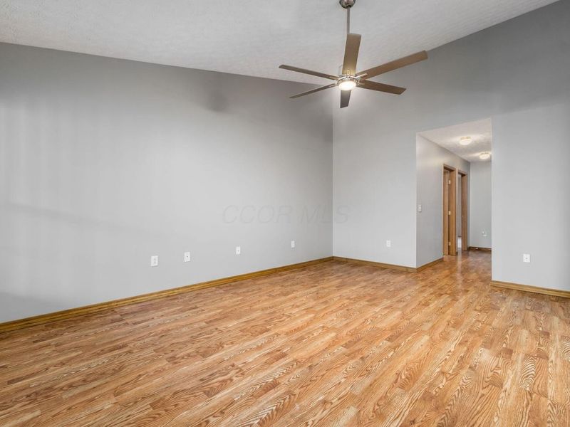 625 Kildow Court, Ashville, OH 43103 Photo 8