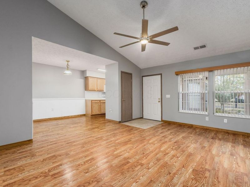 625 Kildow Court, Ashville, OH 43103 Photo 9