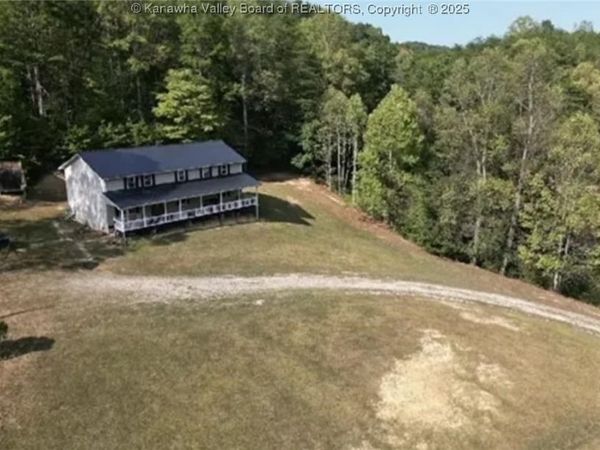378 Big Sandy Creek Road, Newton, WV 25266