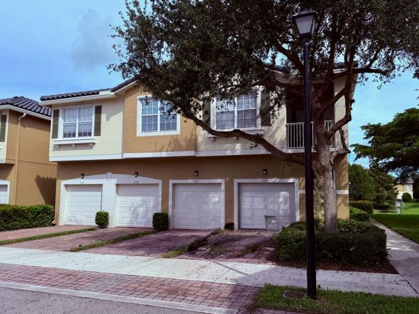 1561 SE Hampshire Way, Unit 104, Stuart, FL 34994