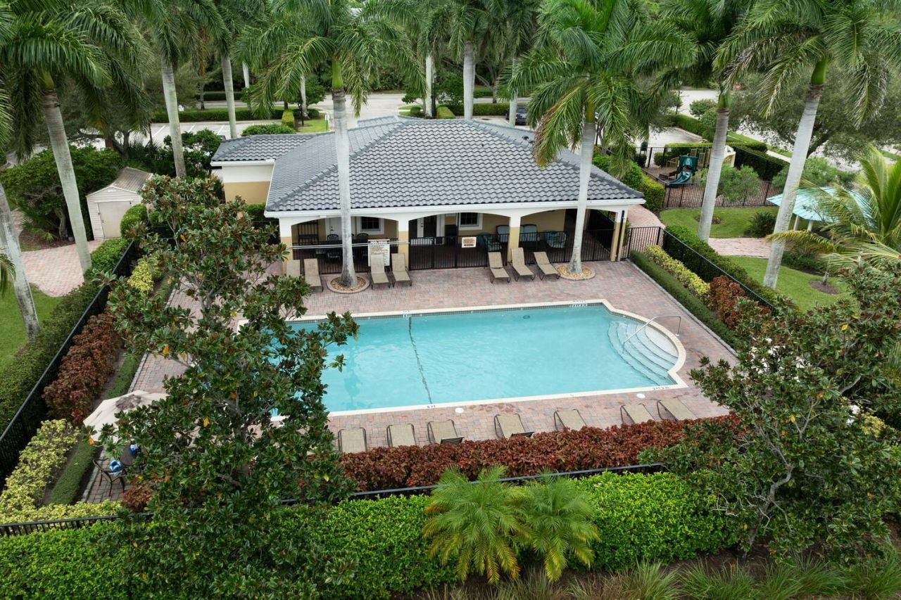 1561 SE Hampshire Way, Unit 104, Stuart, FL 34994 Photo