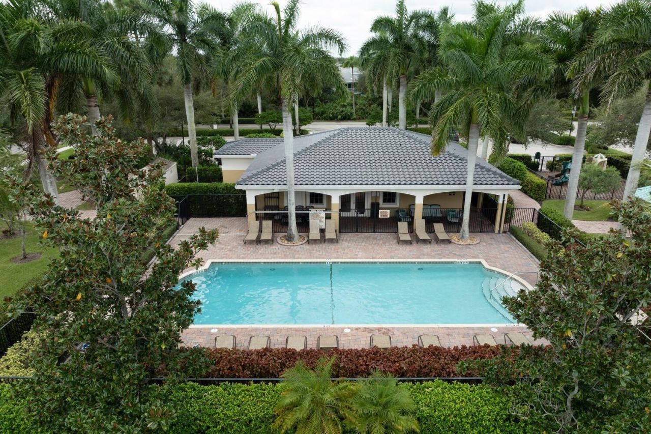 1561 SE Hampshire Way, Unit 104, Stuart, FL 34994 Photo