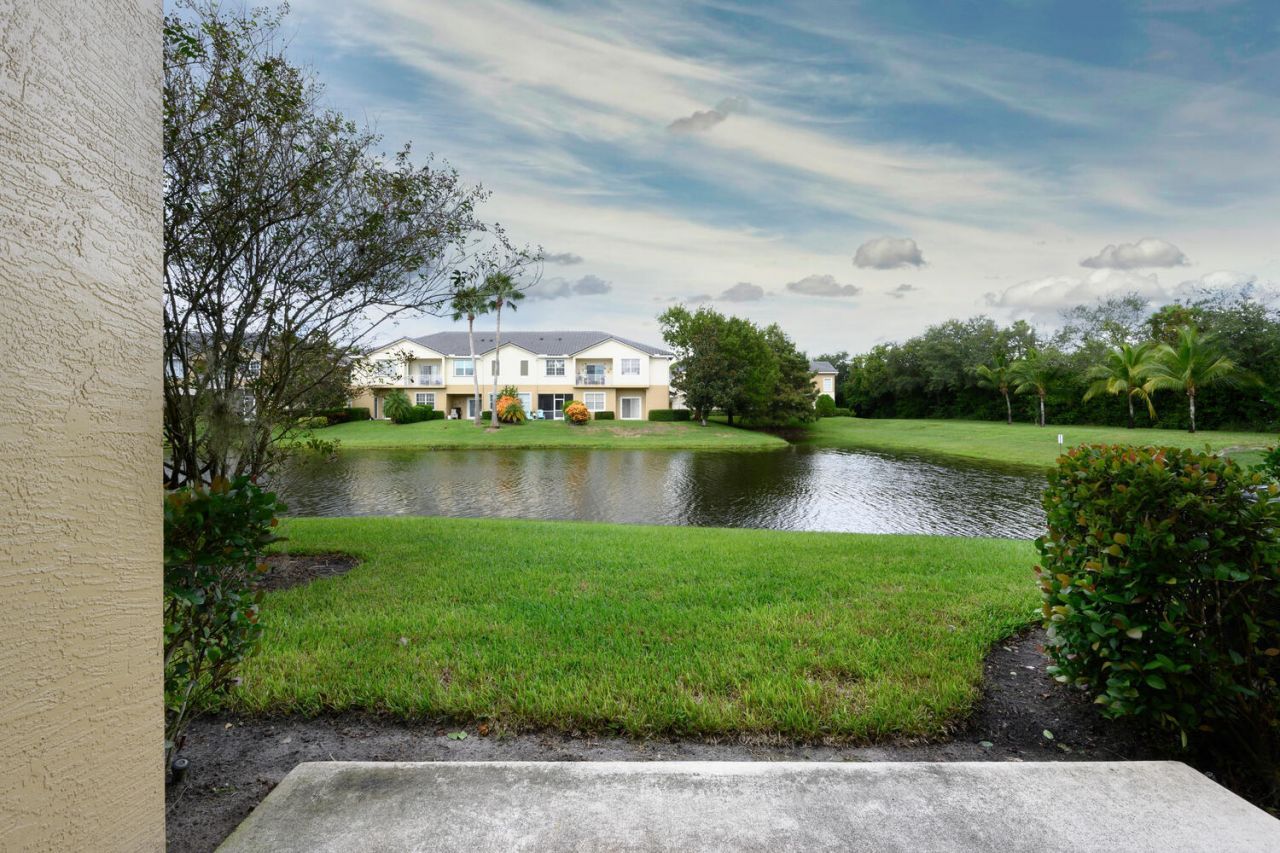 1561 SE Hampshire Way, Unit 104, Stuart, FL 34994 Photo