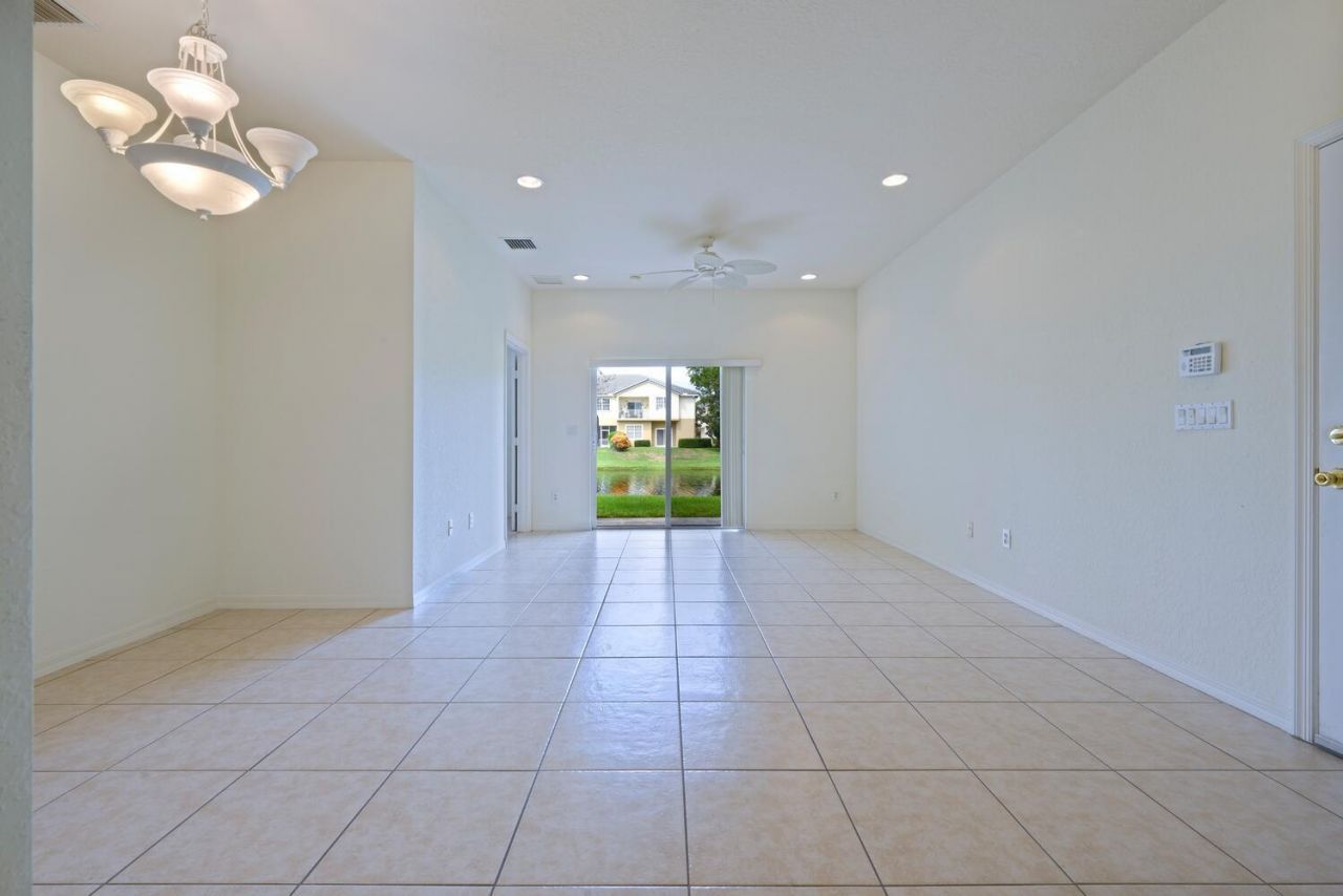 1561 SE Hampshire Way, Unit 104, Stuart, FL 34994 Photo