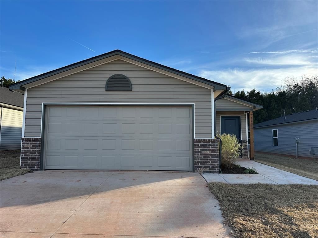 808 NE 101st Street, Oklahoma City, OK 73131 Main Photo