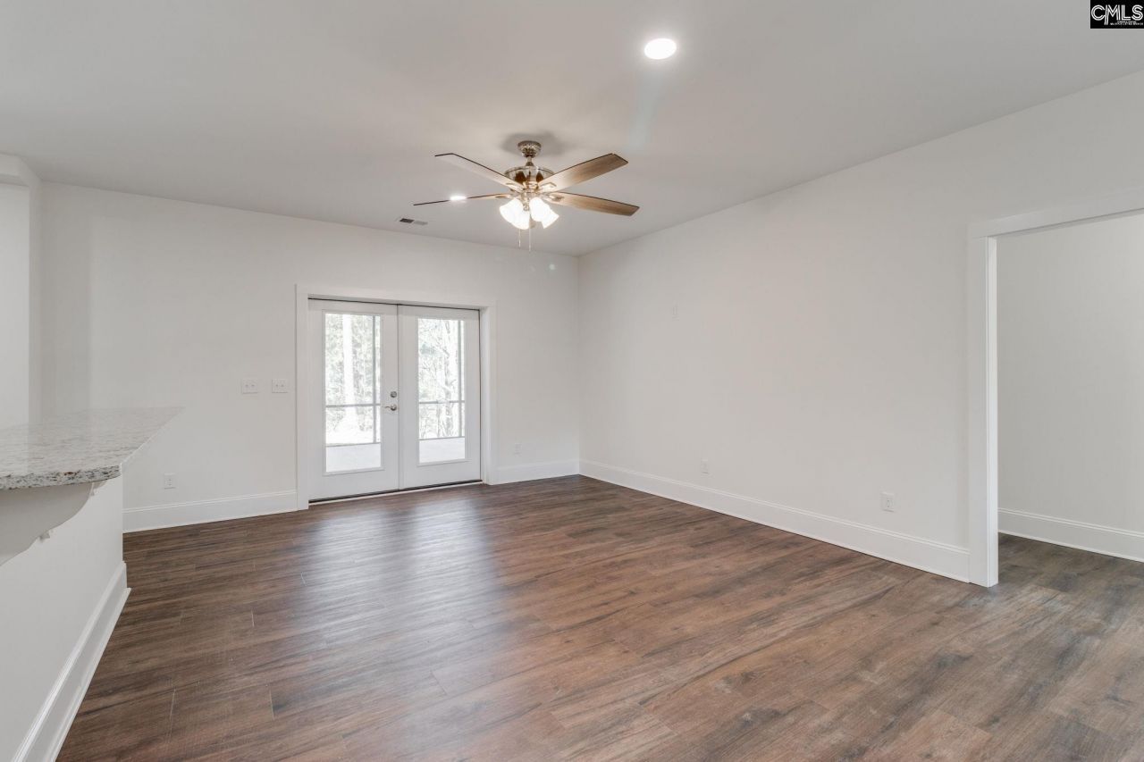 165 Harbor Point Drive Photo 4