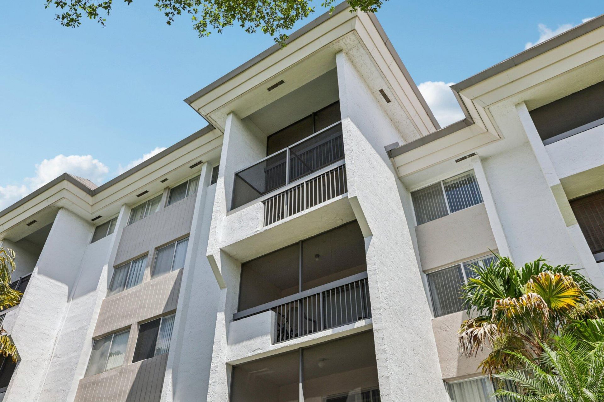 721 N Pine Island, Unit 406, Plantation, FL 33324 Photo