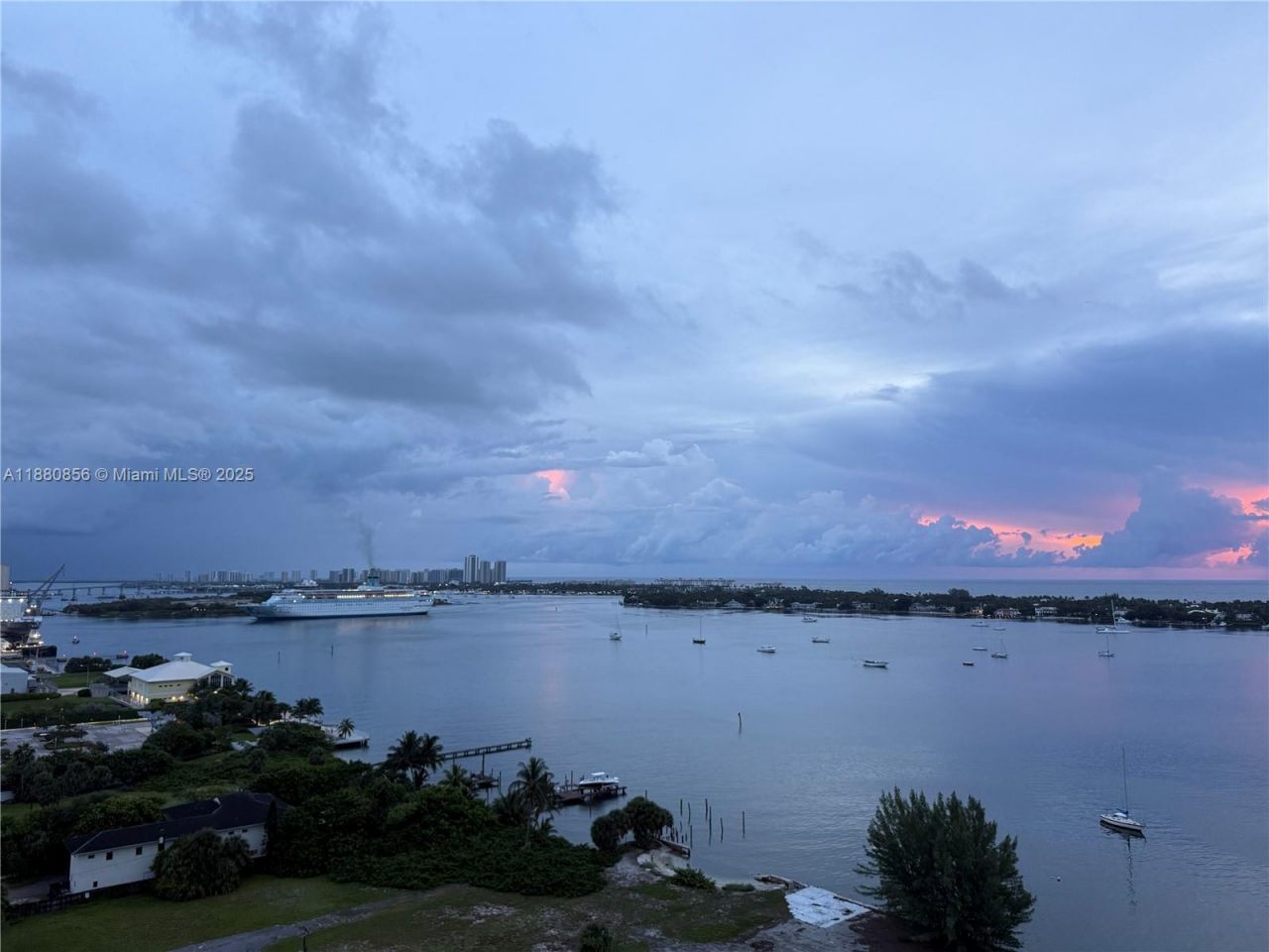 5600 N Flagler Dr, Unit 1806, West Palm Beach, FL 33407 Photo