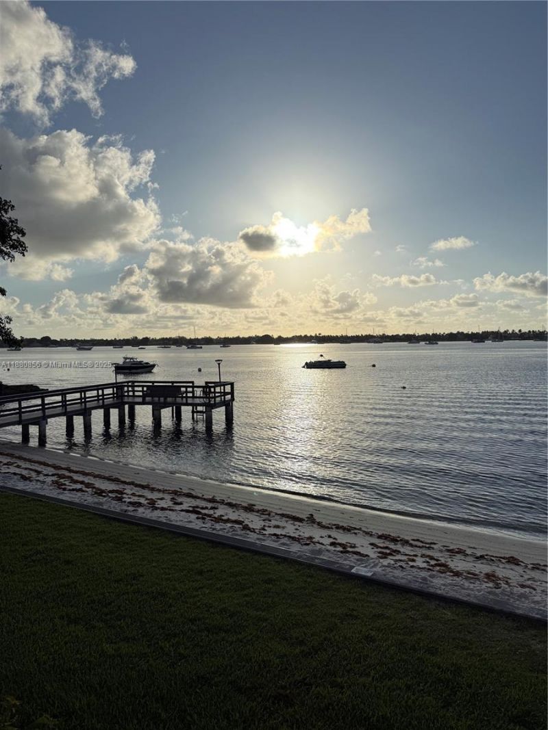 5600 N Flagler Dr, Unit 1806, West Palm Beach, FL 33407 Photo