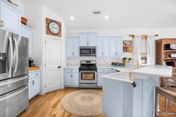 48 Cottage Dr. photo 4