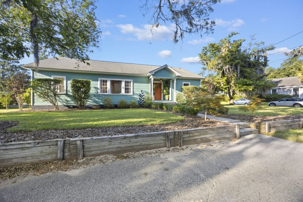 2101 King Street Photo 1