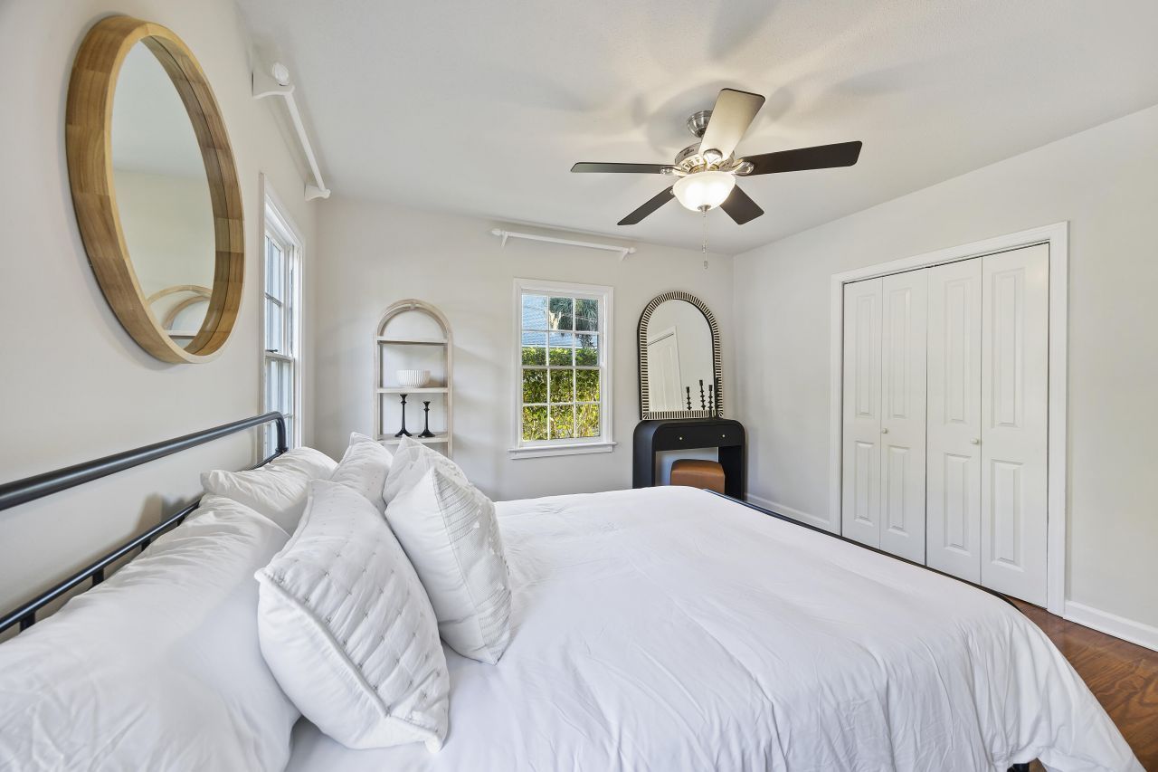 2101 King Street Photo 11