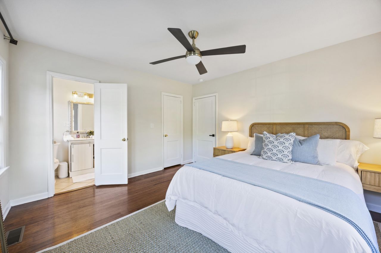 2101 King Street Photo 17