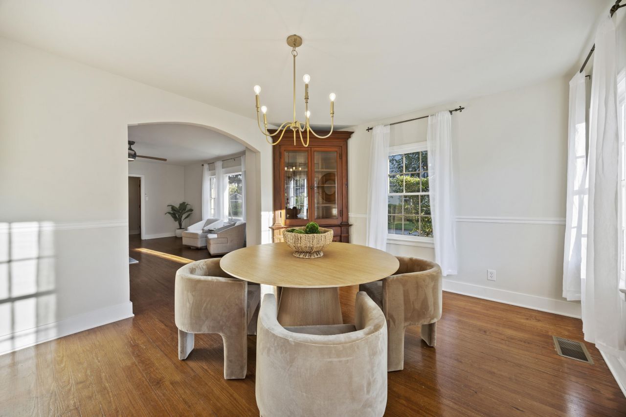 2101 King Street Photo 28