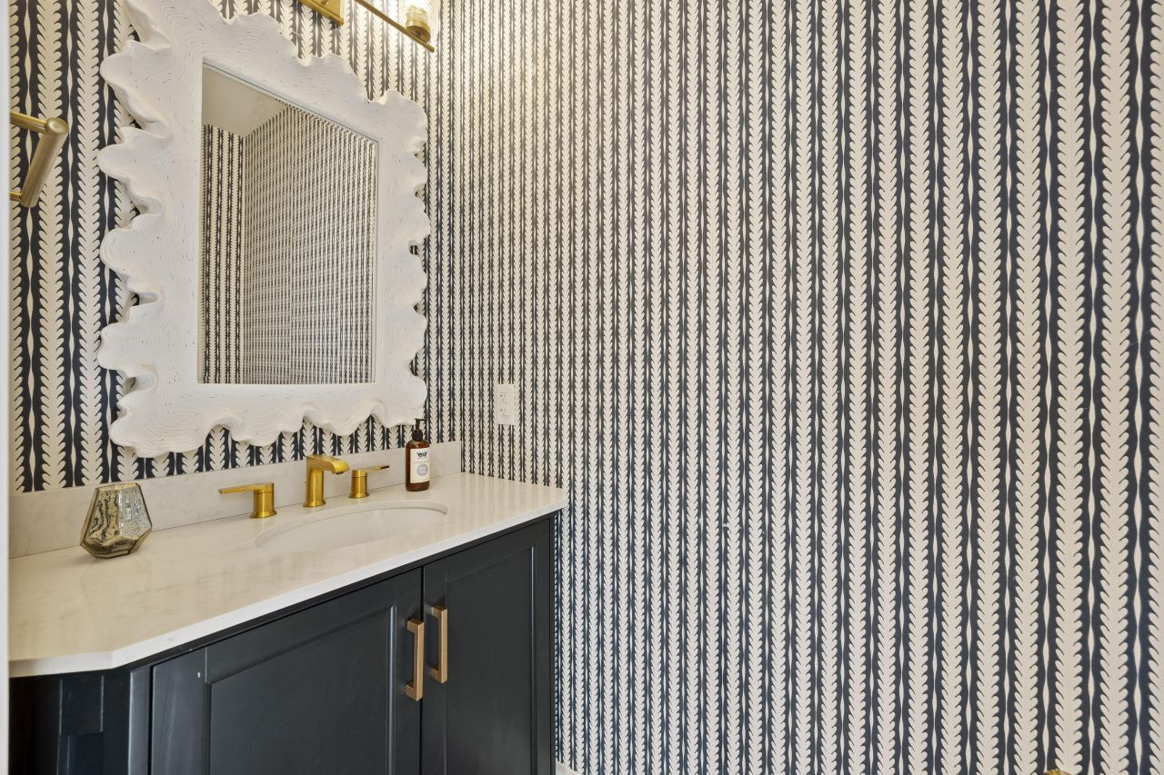 2101 King Street Photo 31