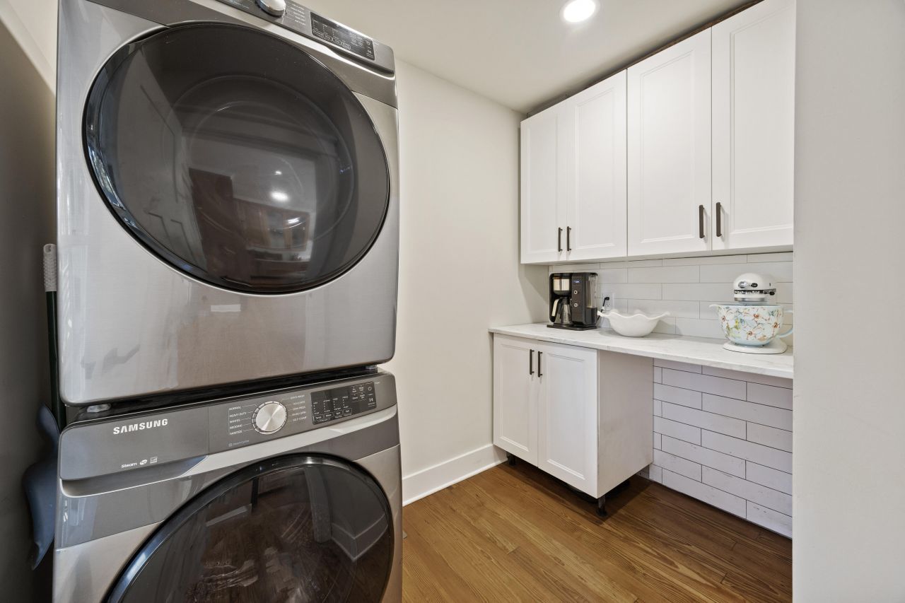 2101 King Street Photo 34